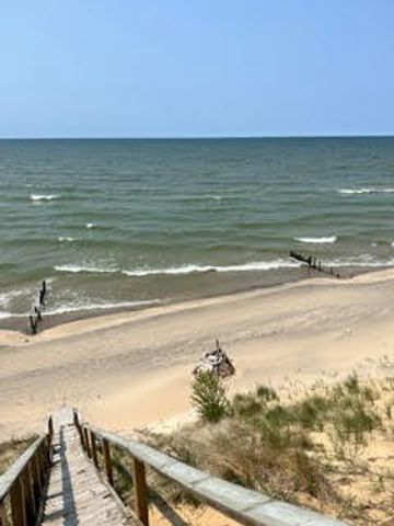 4955 Rosabelle Beach Avenue, Holland, MI 49424
