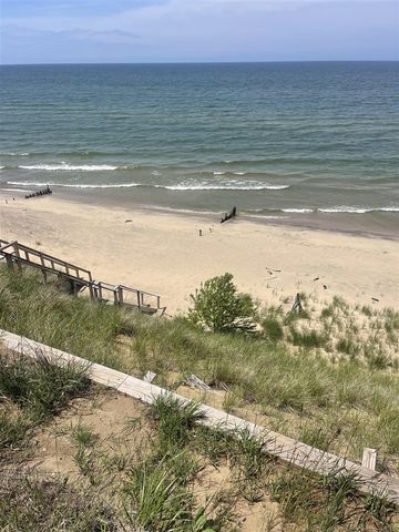 4955 Rosabelle Beach Avenue, Holland, MI 49424
