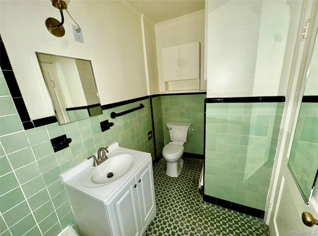 918 Hempstead Turnpike 6, Franklin Square, NY 11010