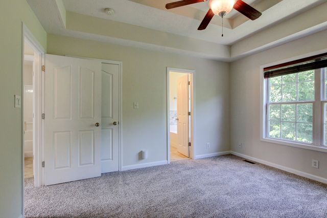 93 West Dr, Clarksville, TN 37040
