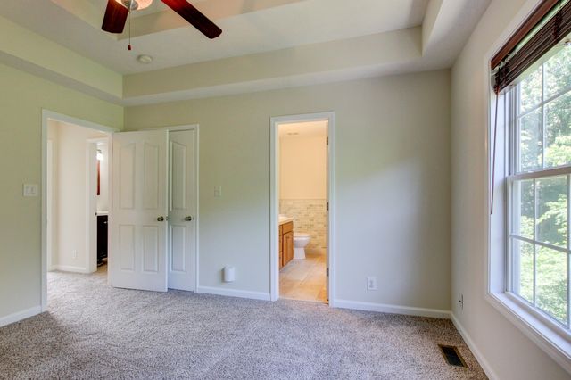 93 West Dr, Clarksville, TN 37040