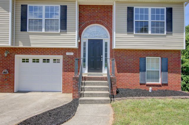 93 West Dr, Clarksville, TN 37040
