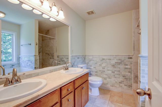 93 West Dr, Clarksville, TN 37040
