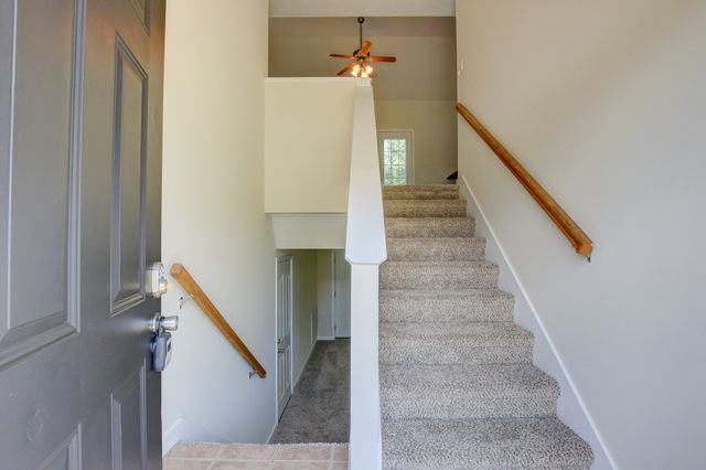 93 West Dr, Clarksville, TN 37040