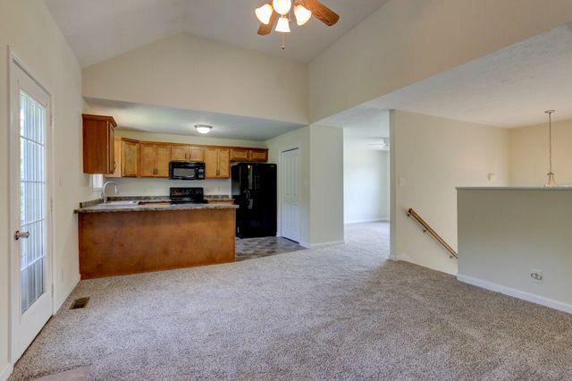 93 West Dr, Clarksville, TN 37040