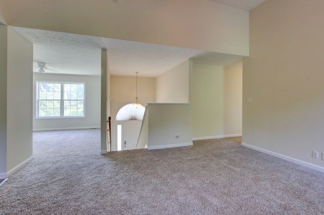 93 West Dr, Clarksville, TN 37040