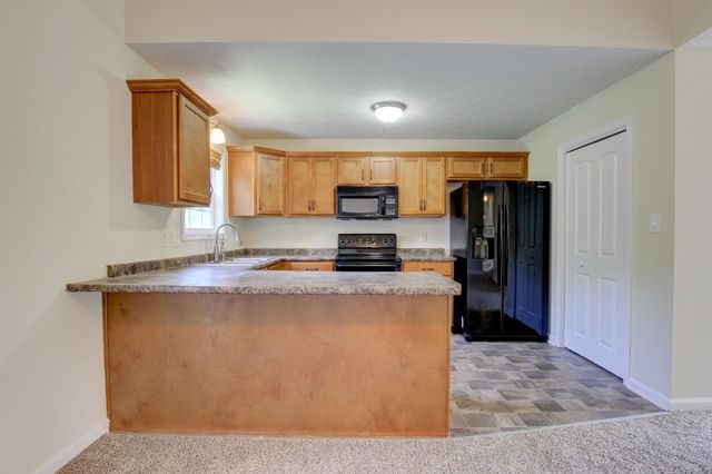 93 West Dr, Clarksville, TN 37040