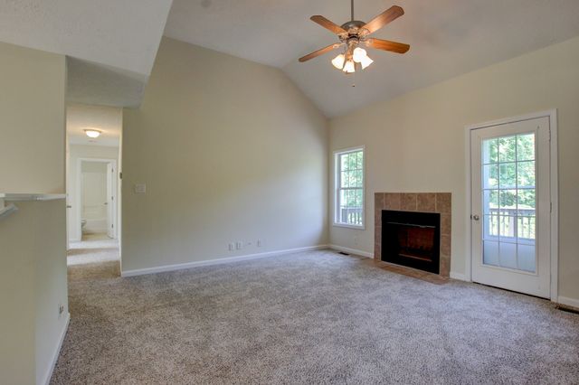 93 West Dr, Clarksville, TN 37040