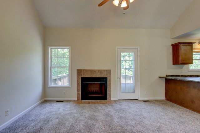 93 West Dr, Clarksville, TN 37040