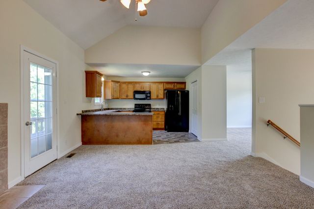 93 West Dr, Clarksville, TN 37040