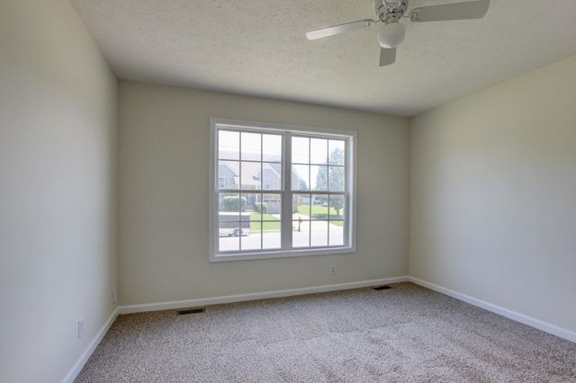 93 West Dr, Clarksville, TN 37040