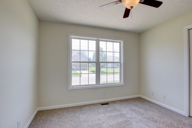 93 West Dr, Clarksville, TN 37040
