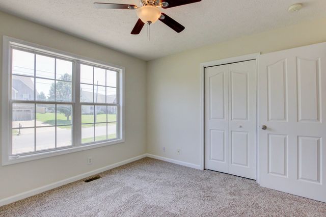 93 West Dr, Clarksville, TN 37040