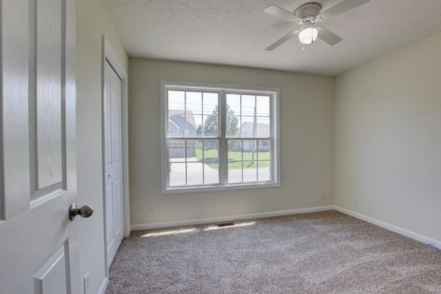 93 West Dr, Clarksville, TN 37040