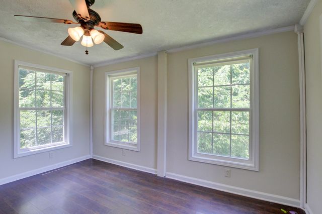 93 West Dr, Clarksville, TN 37040