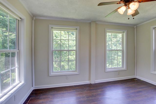 93 West Dr, Clarksville, TN 37040