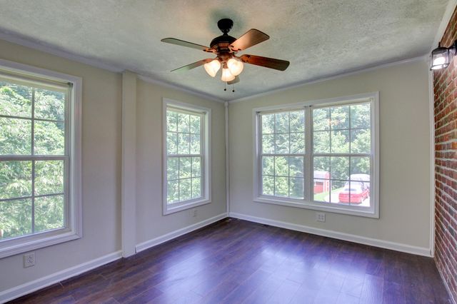 93 West Dr, Clarksville, TN 37040