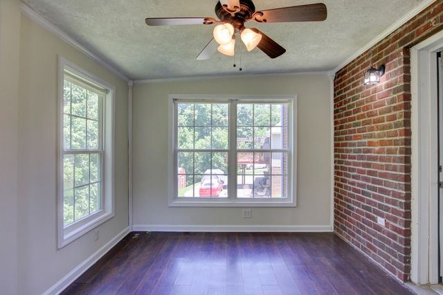 93 West Dr, Clarksville, TN 37040