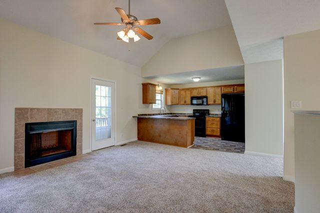 93 West Dr, Clarksville, TN 37040