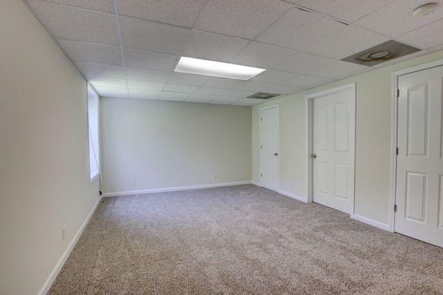 93 West Dr, Clarksville, TN 37040