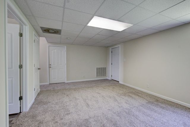 93 West Dr, Clarksville, TN 37040