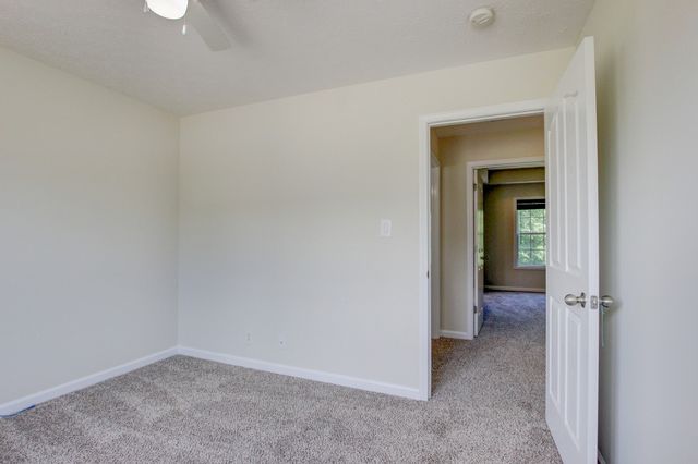 93 West Dr, Clarksville, TN 37040