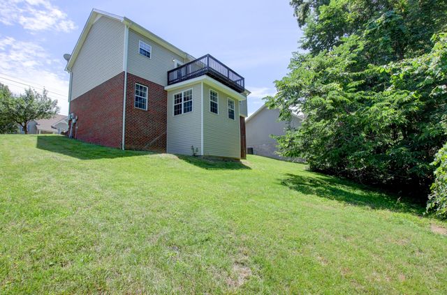 93 West Dr, Clarksville, TN 37040