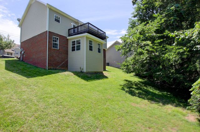 93 West Dr, Clarksville, TN 37040