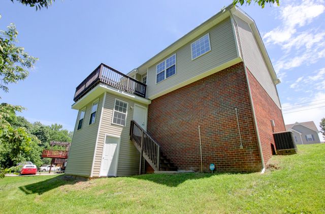 93 West Dr, Clarksville, TN 37040