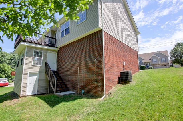 93 West Dr, Clarksville, TN 37040