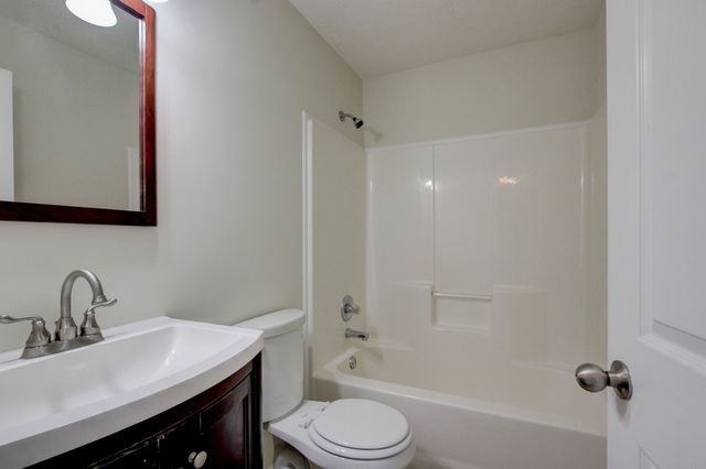 93 West Dr, Clarksville, TN 37040