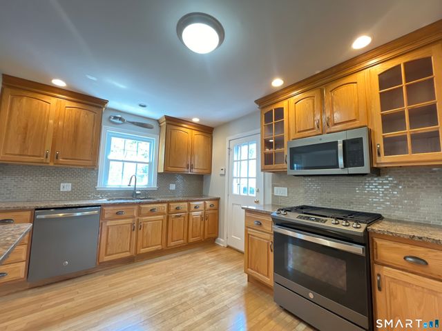 65 Buell Street, North Haven, CT 06473