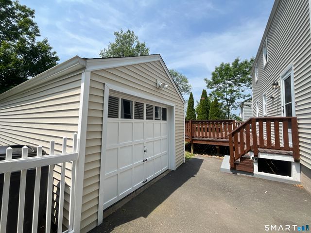 65 Buell Street, North Haven, CT 06473