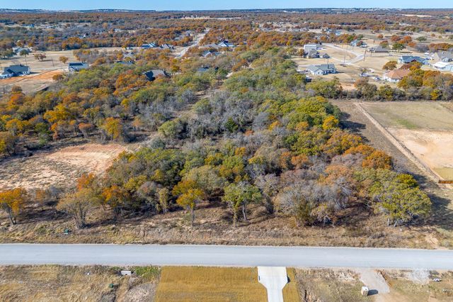 125 Prairie Winds Drive, Poolville, TX 76487