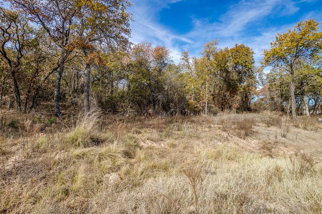 125 Prairie Winds Drive, Poolville, TX 76487