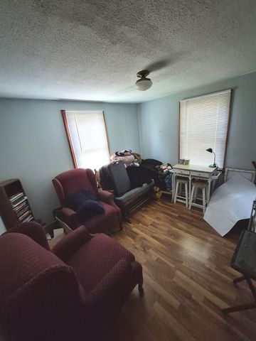 415 S Van Buren Street, Batavia, IL 60510