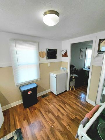 415 S Van Buren Street, Batavia, IL 60510
