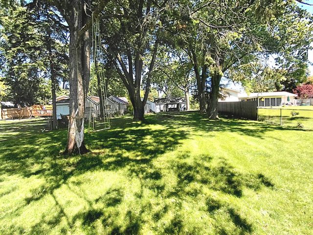 415 S Van Buren Street, Batavia, IL 60510
