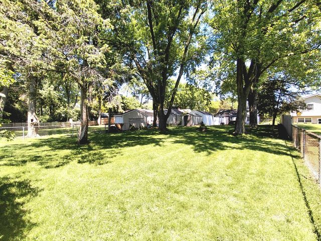 415 S Van Buren Street, Batavia, IL 60510