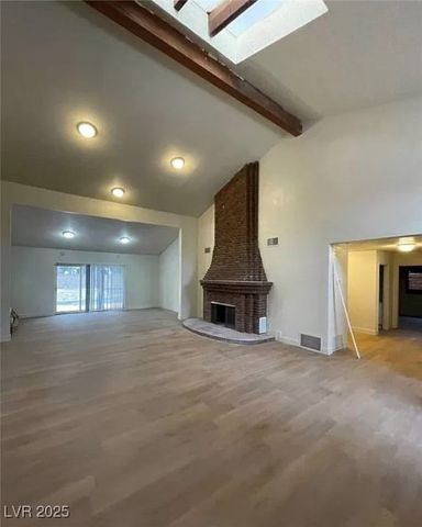 7664 Angel Crest Circle, Las Vegas, NV 89117