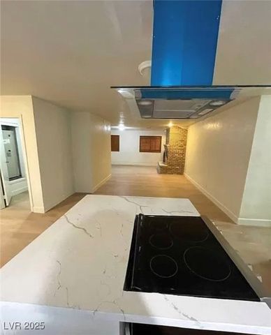 7664 Angel Crest Circle, Las Vegas, NV 89117