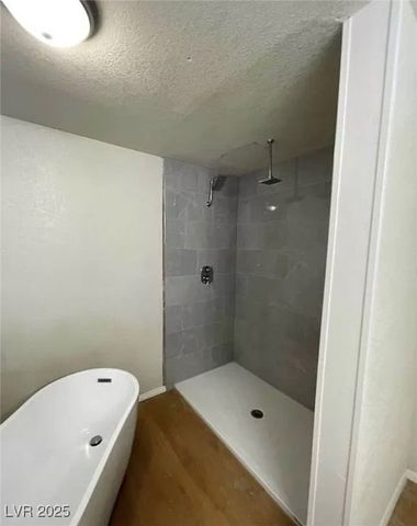 7664 Angel Crest Circle, Las Vegas, NV 89117