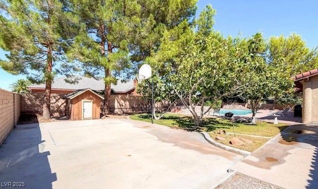 7664 Angel Crest Circle, Las Vegas, NV 89117