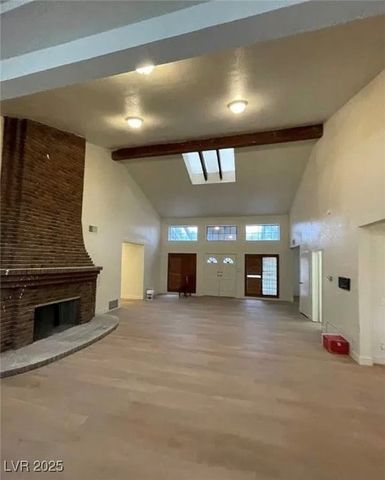 7664 Angel Crest Circle, Las Vegas, NV 89117