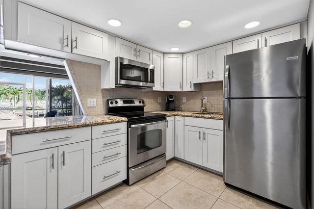 121 Wettaw Lane 112, North Palm Beach, FL 33408