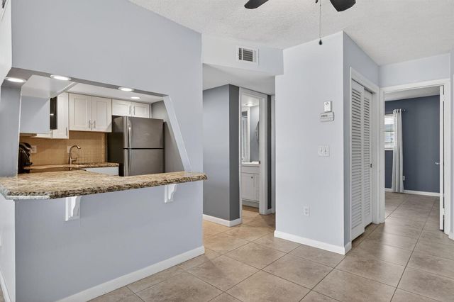 121 Wettaw Lane 112, North Palm Beach, FL 33408