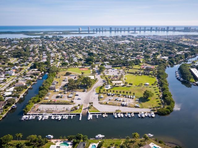 121 Wettaw Lane 112, North Palm Beach, FL 33408