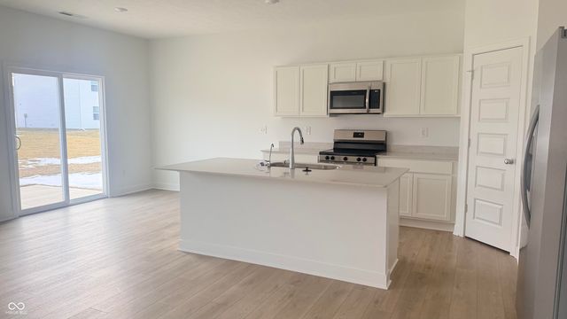 11813 marling Way, Indianapolis, IN 46235