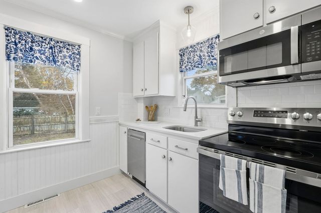 34 Lafayette St, Marblehead, MA 01945