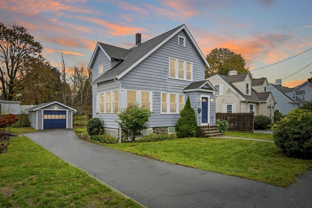 34 Lafayette St, Marblehead, MA 01945